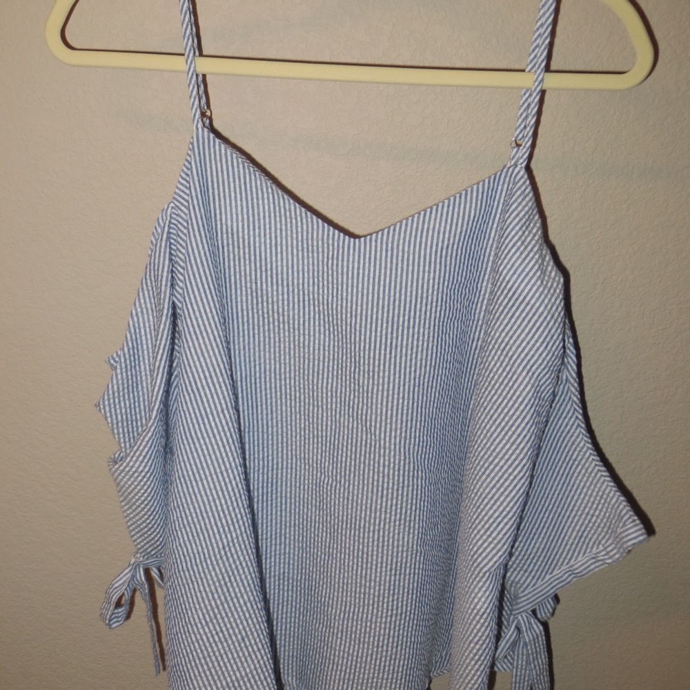 COLD SHOULDER BOUTIQUE TOP
